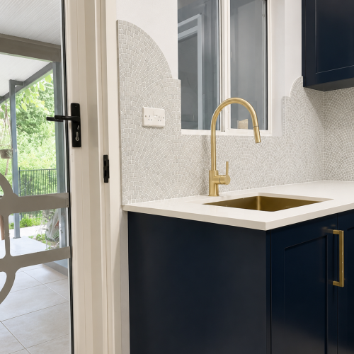 Inverell Laundry modern kitchen with garden view