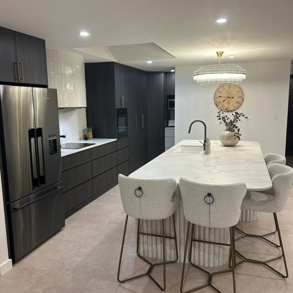 Kootingal Tamworth Kitchens - New Tops and Splashback kitchen and island bench.